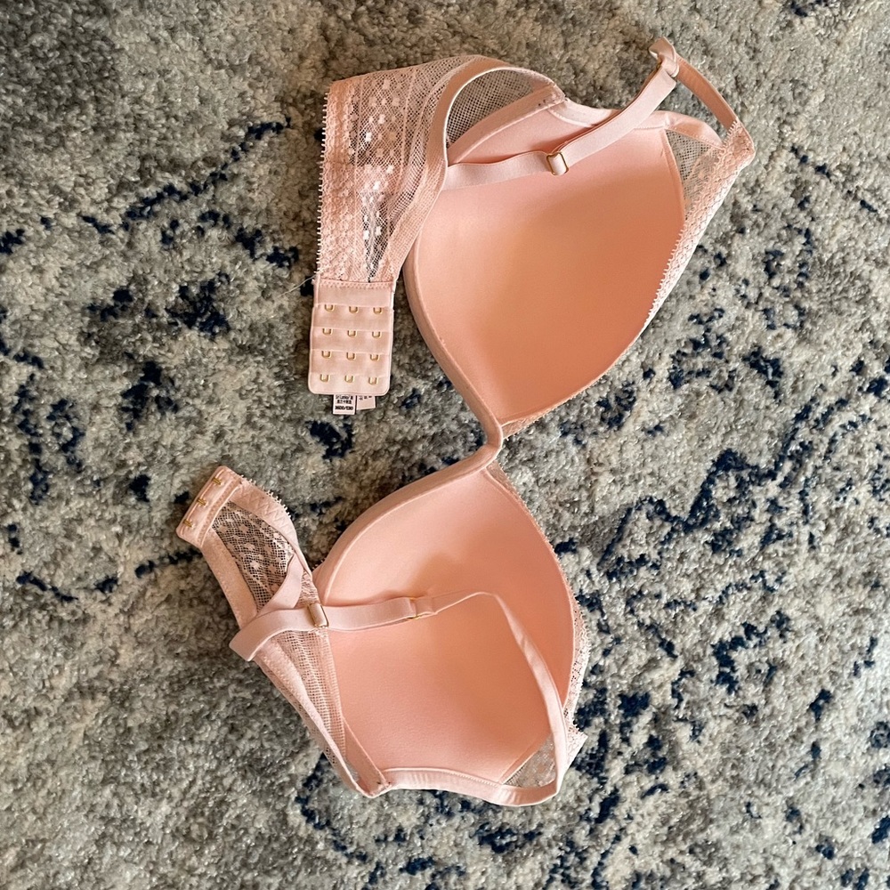 VS Plunge Bra - Picture 2 of 4